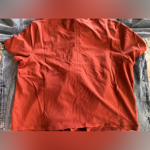 Lululemon short sleeve tie crop top - Picture 5 of 8